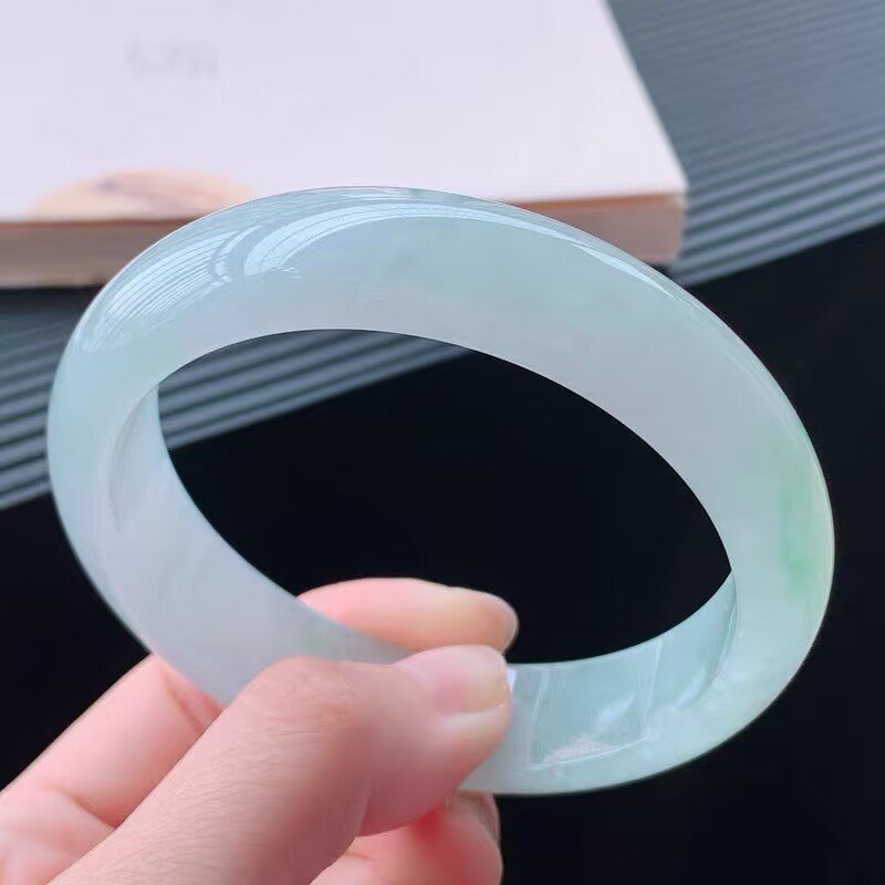 Bracelets - กำไลหยกสีเดียวเนื้อเนียนละเอียด