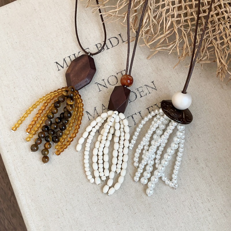 Pearl Choker Necklace Vintage - สร้อยคอจี้พู่หินธรรมชาติสไตล์เรโทร ประดับลูกปัดไม้ แก้ว หินตาเสือ และไข่มุกเทียม สำหรับผู้หญิง