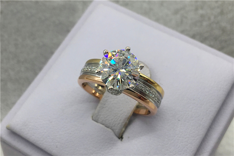 ที่กําหนดเอง 18K Au750 สีเหลือ - Moissanite Engagement Ring 1 Carat บทวิจารณ์และราคา