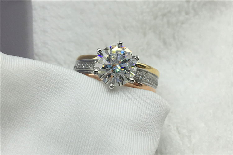 ที่กําหนดเอง 18K Au750 สีเหลือ - Moissanite Engagement Ring 1 Carat บทวิจารณ์และราคา