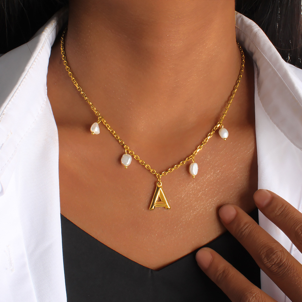 สร้อยคอจี้ไข่มุกตัวอักษรเริ่มต - Initial Letter Necklace 18K Gold บทวิจารณ์และราคา