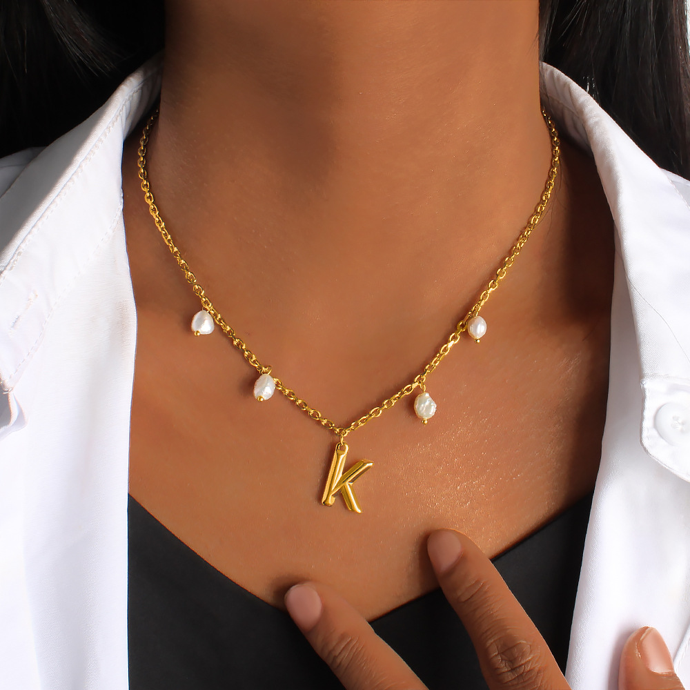 สร้อยคอจี้ไข่มุกตัวอักษรเริ่มต - Initial Letter Necklace 18K Gold บทวิจารณ์และราคา