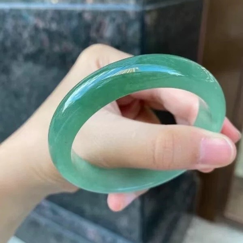 กำไลหยกที่มีความสง่างาม เนื้อส - Bracelets บทวิจารณ์และราคา