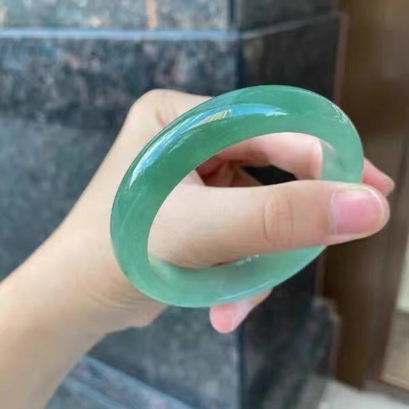 กำไลหยกที่มีความสง่างาม เนื้อส - Bracelets บทวิจารณ์และราคา